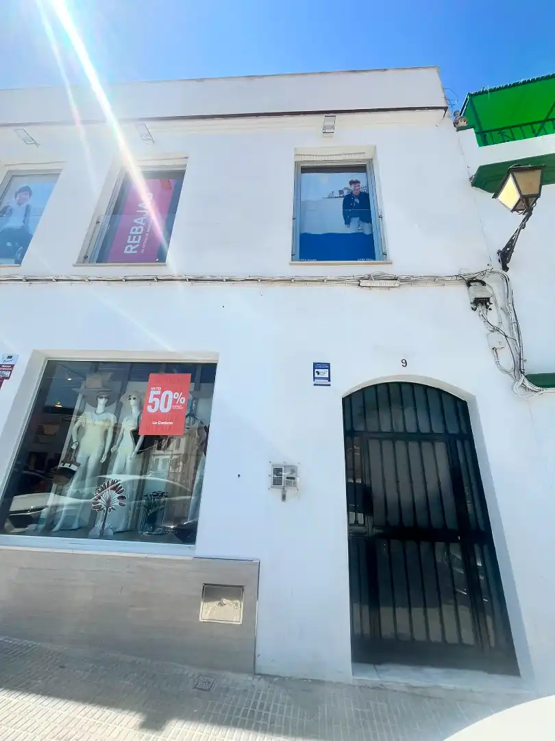 Wohnungen zum Verkauf in Sanlúcar la Mayor mit Klimaanlage, Heizung und Abstellraum