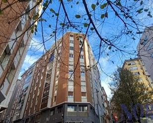 Vista exterior de Pis en venda en Bilbao  amb Parquet i Terrassa