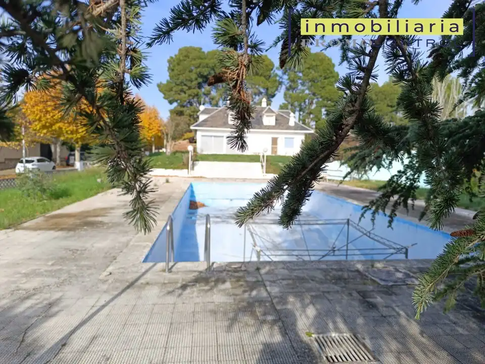 Chalet con terraza en venta en Calle Río Aragón 4, imagen 65