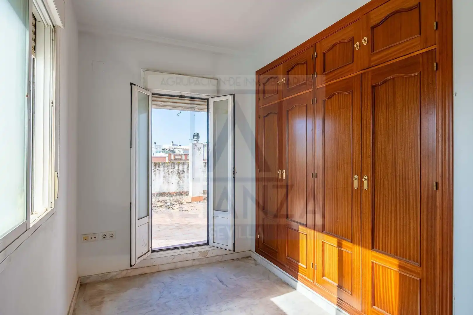 Gebäude zum Verkauf in CORDOBA, 14, La Algaba