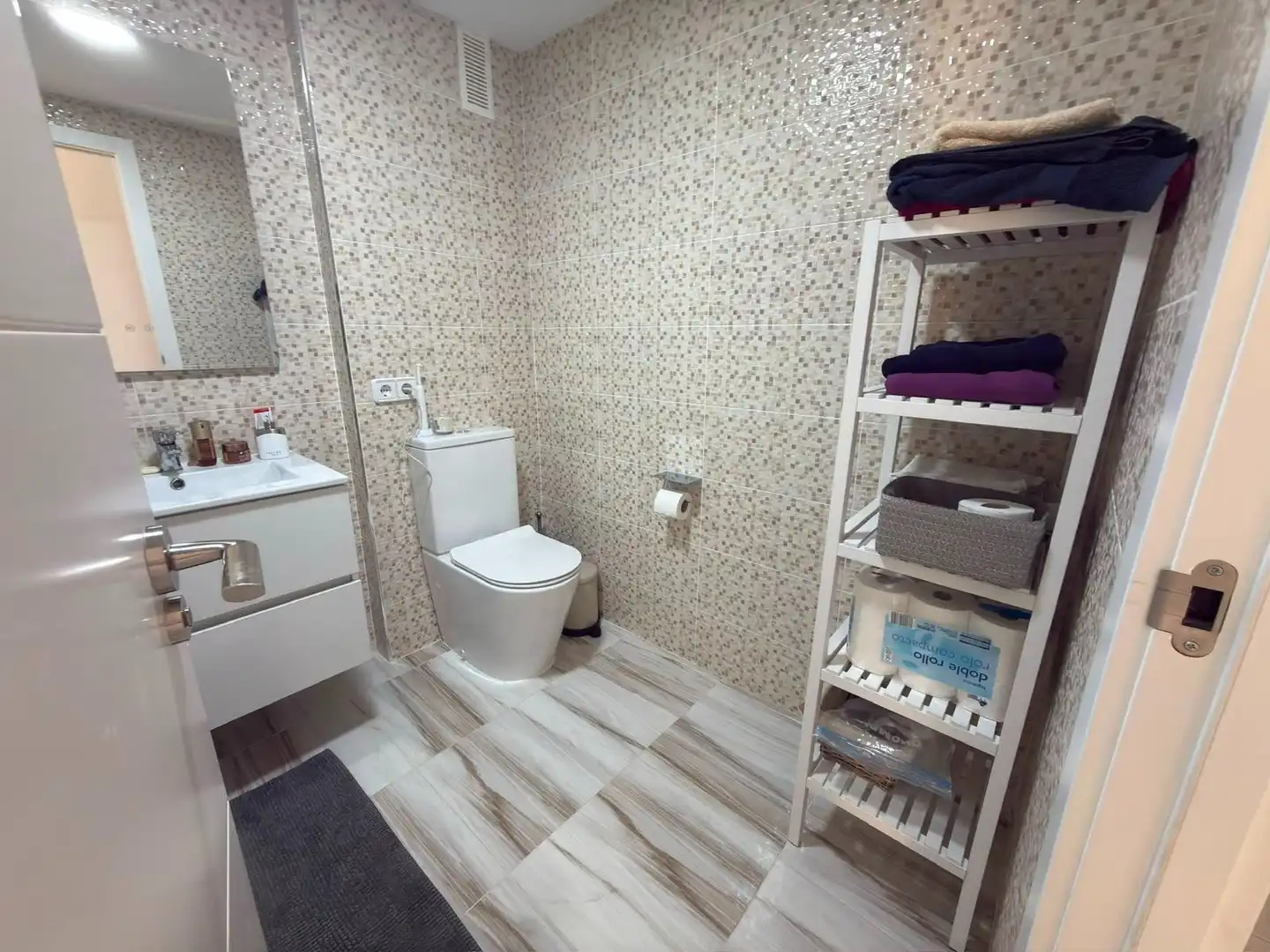 Badezimmer von Dachboden zur Miete in Alicante / Alacant mit Klimaanlage und Gemeinschaftspool
