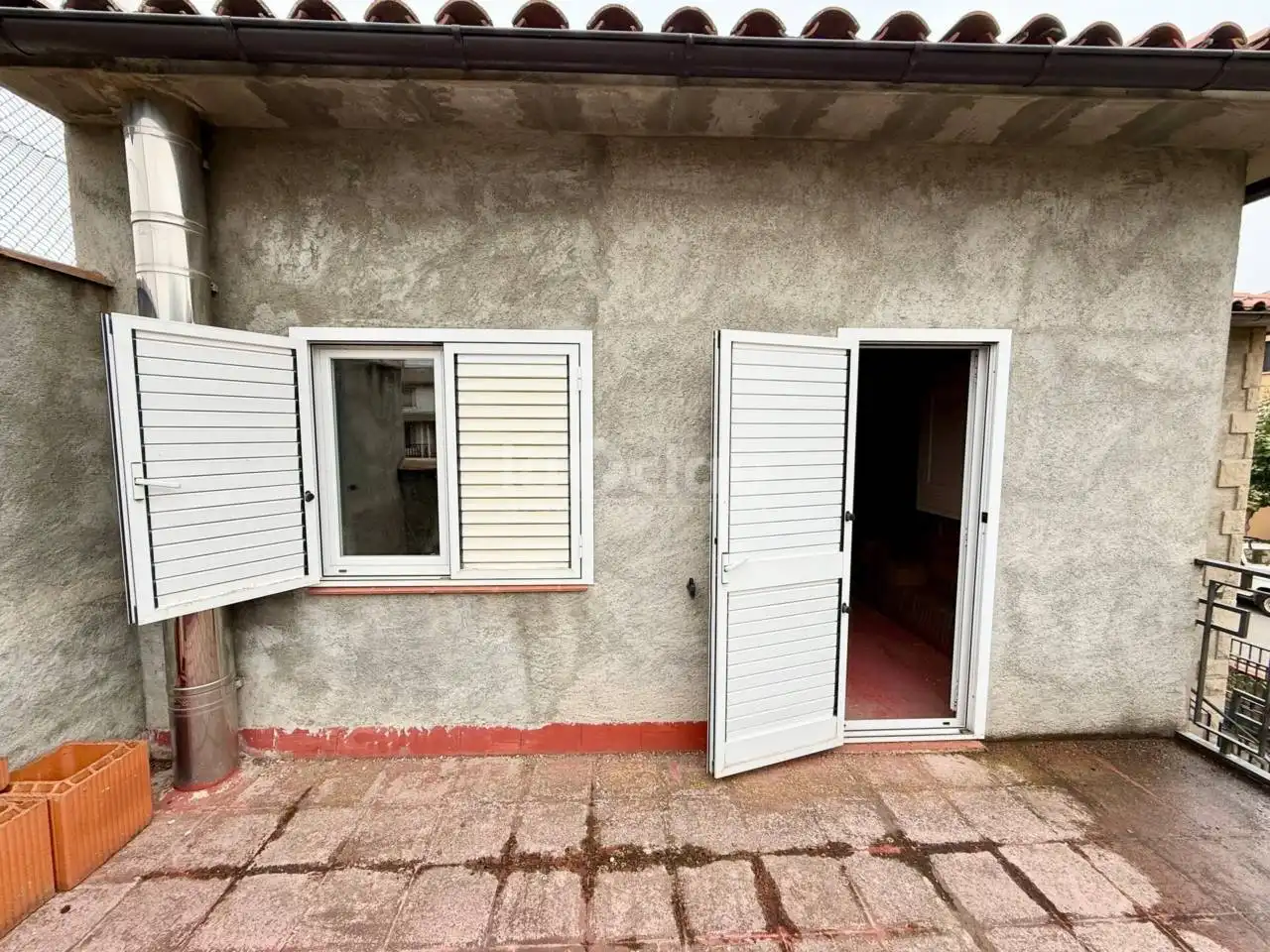 Vista exterior de Casa o xalet en venda en L'Estany amb Calefacció i Terrassa