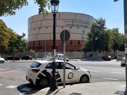 Vista exterior de Pis de lloguer en  Valencia Capital amb Terrassa, Moblat i Balcó