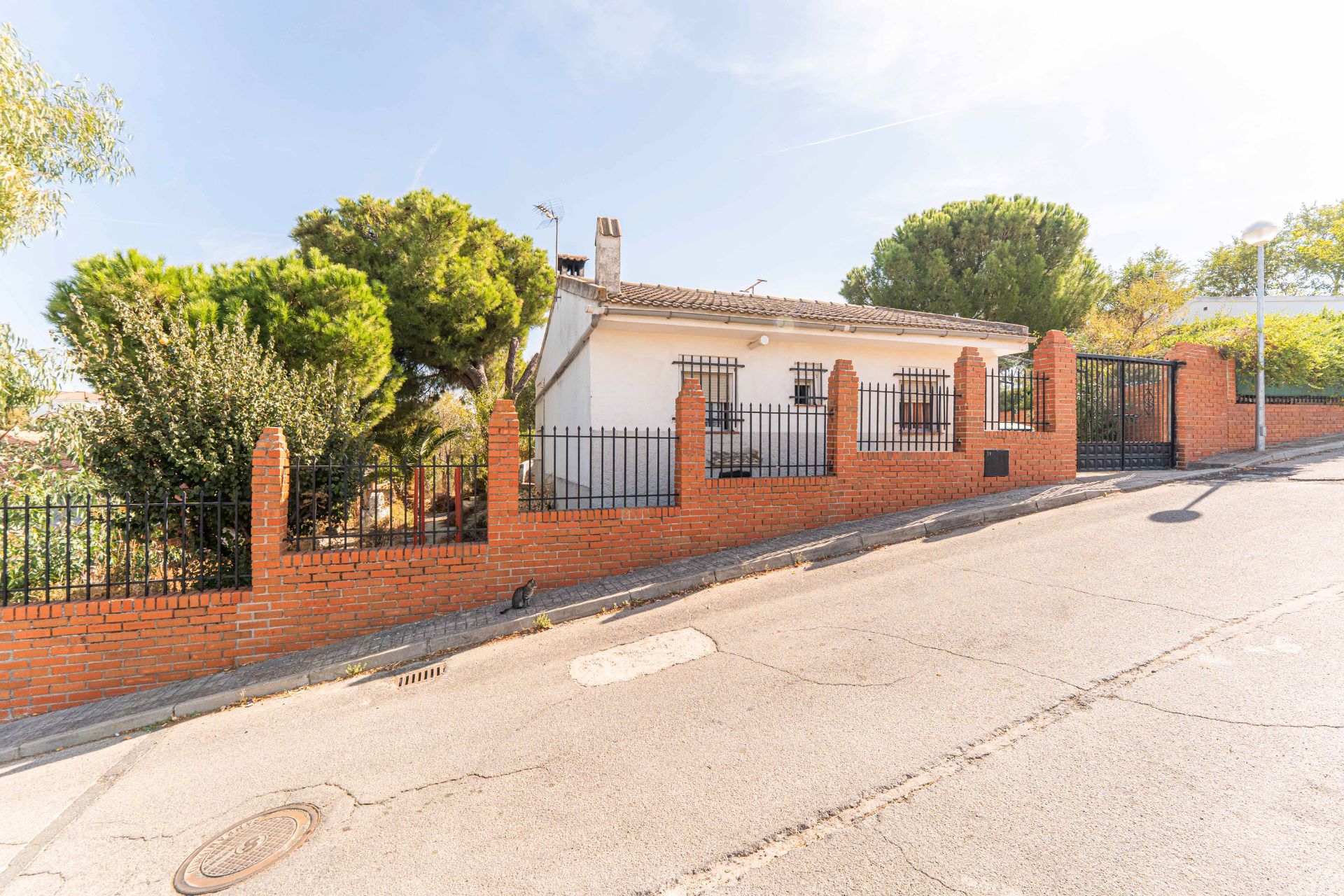 Vista exterior de Casa o xalet en venda en Carranque amb Jardí privat, Piscina i Moblat