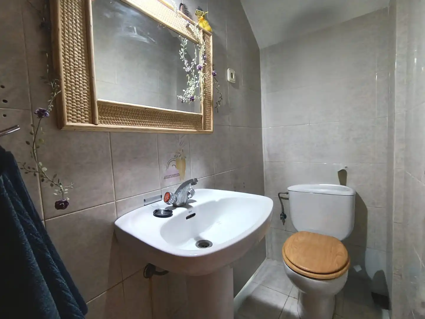 Baño de Casa adosada en venta en Alhaurín de la Torre con Terraza, Balcón y Alarma