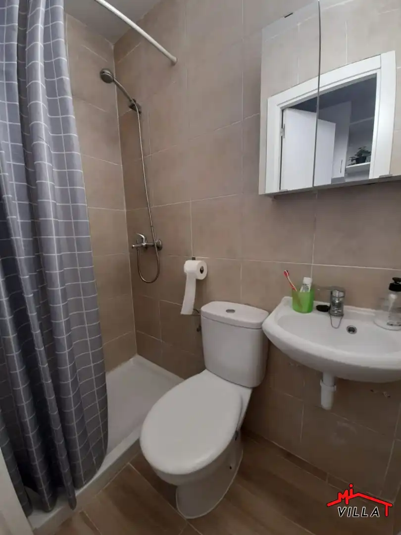 Baño de Estudio de alquiler en Laredo con Amueblado