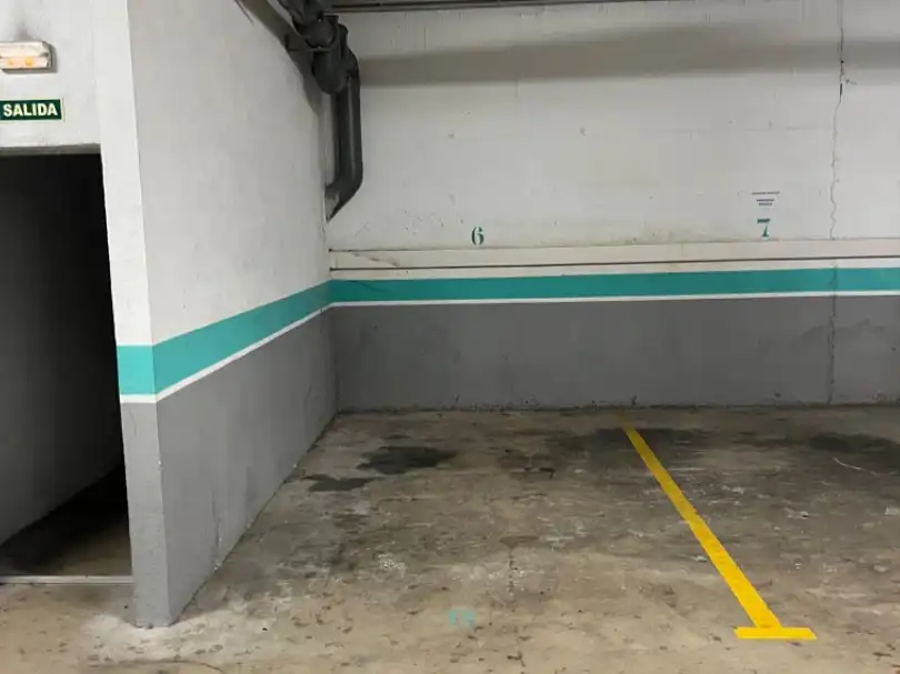 Individuel à vendre à Escultor Figueras 30