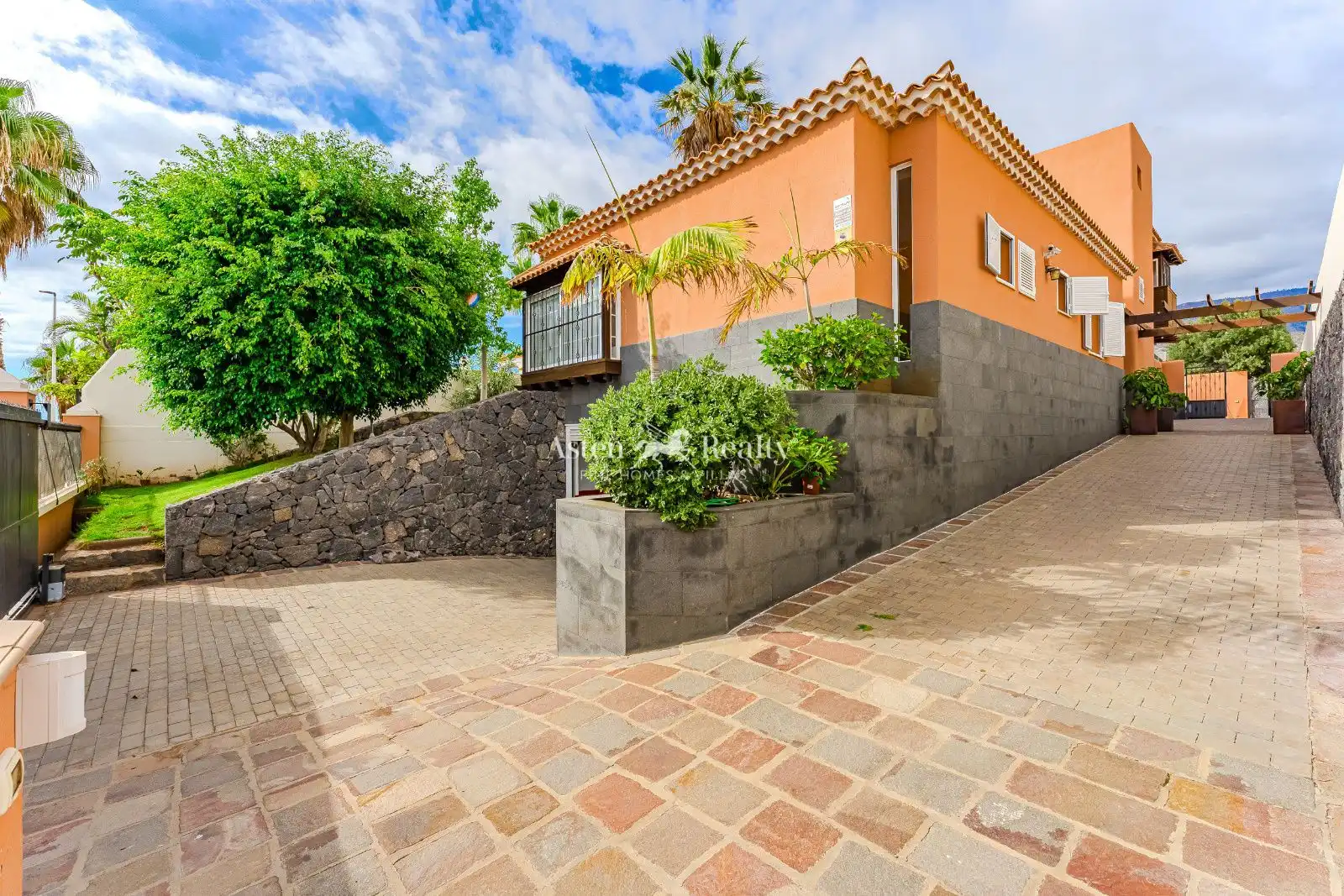Exterior view of Houses for sale in Adeje  with Air Conditioner, Heating and Terrace