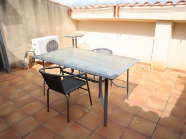 Duplex avec balcon à vendre à FELIX GRACIA