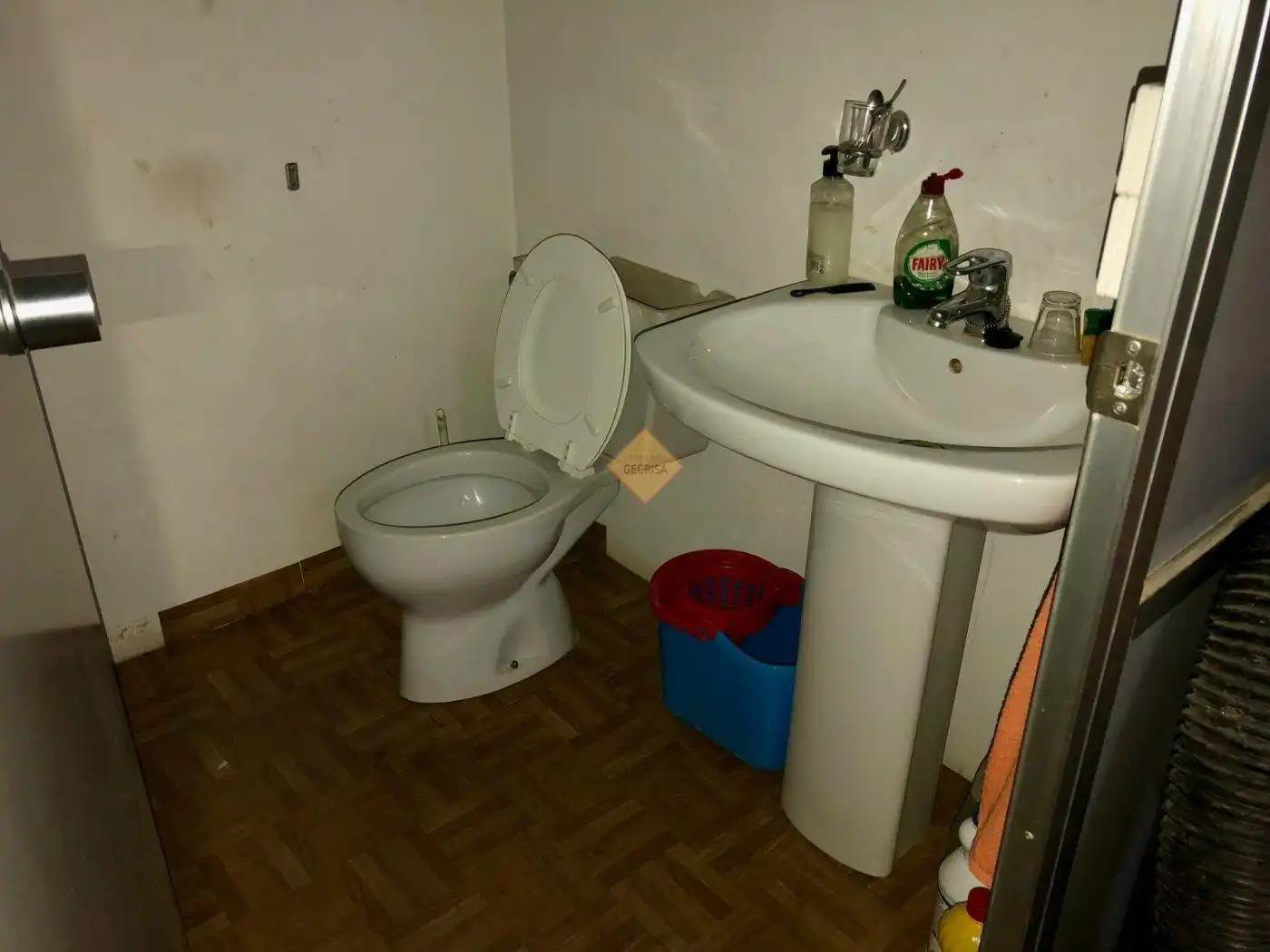 Baño de Local en venta en Burjassot