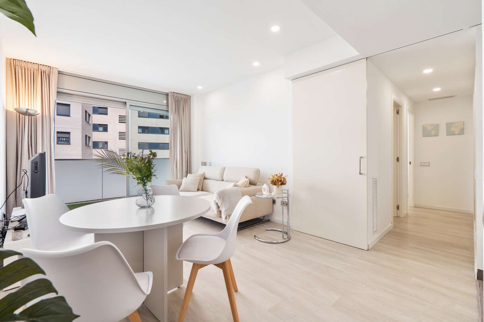 Living room of Apartment to share in  Barcelona Capital  with Air Conditioner and Terrace