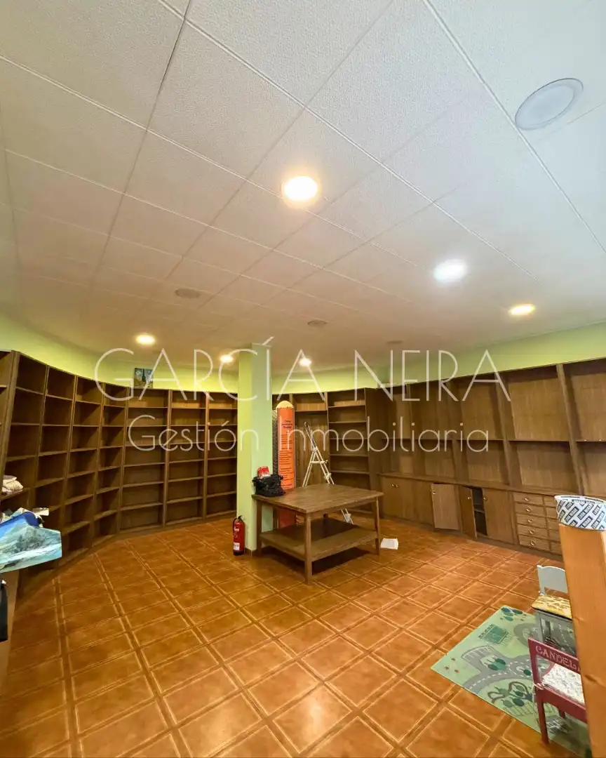 Local en venta en Oviedo  con Calefacción y Amueblado