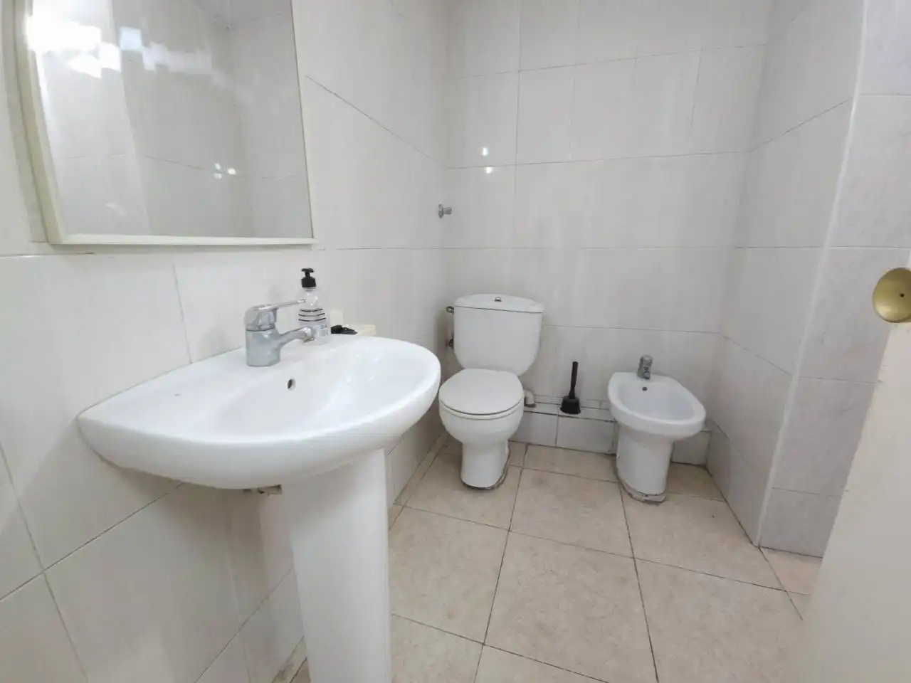 Badezimmer von Geschaftsraum zum Verkauf in Sant Joan Despí