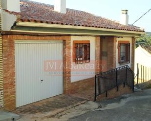 Vista exterior de Casa o xalet en venda en Robledo amb Terrassa i Balcó