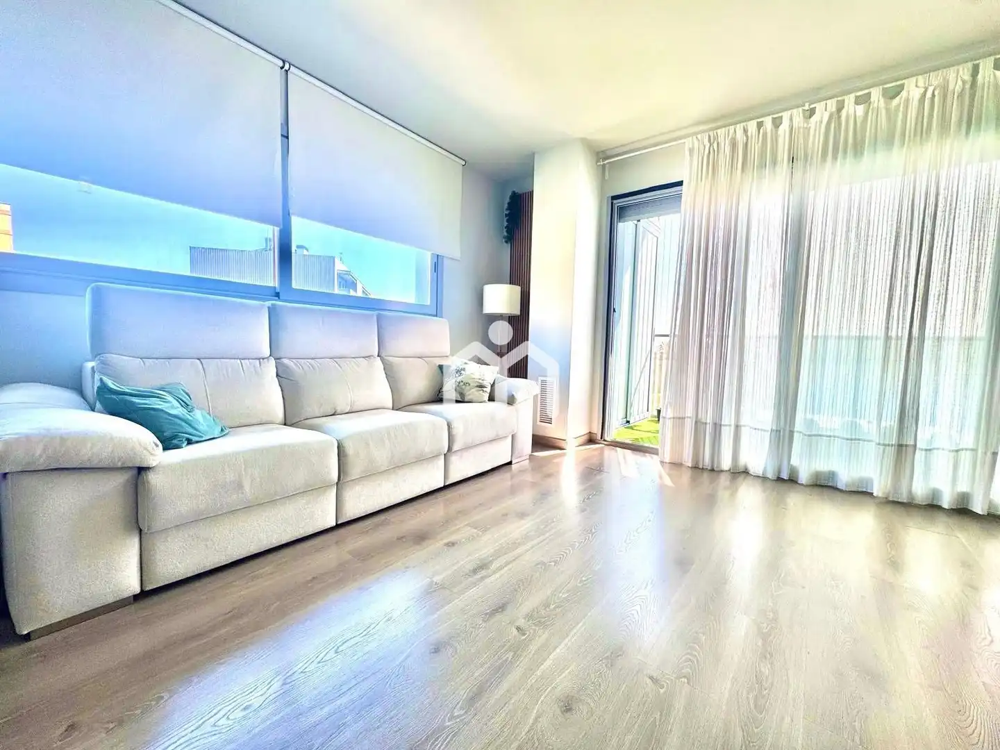 Living room of Flat for sale in Badalona  with Air Conditioner, Heating and Parquet flooring