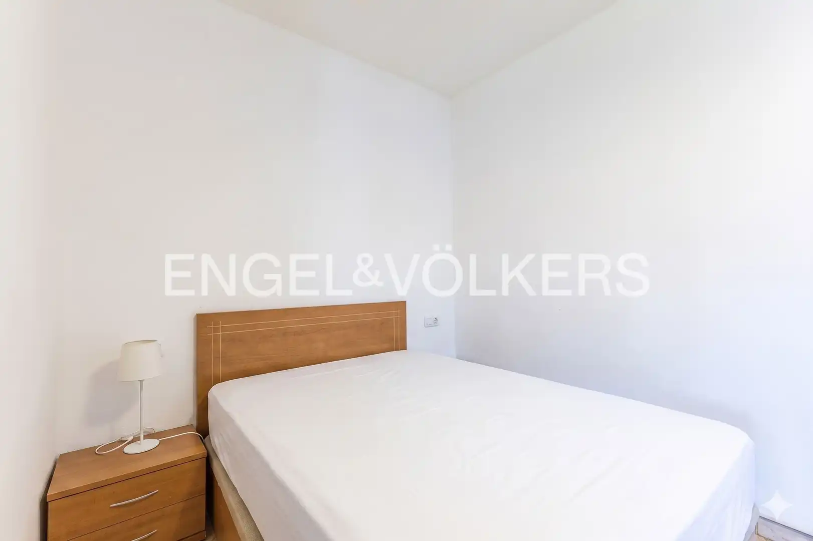 Bedroom of Flat for sale in Barcelona  with Air Conditioner, Heating and Balcony