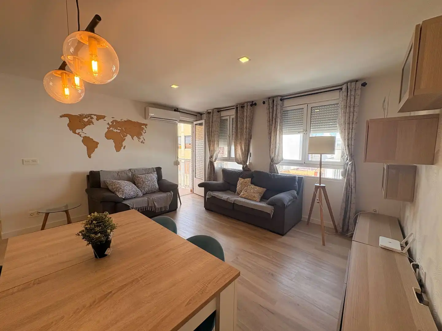 Living room of Flat for rent in Torrevieja  with Air Conditioner, Heating and Terrace