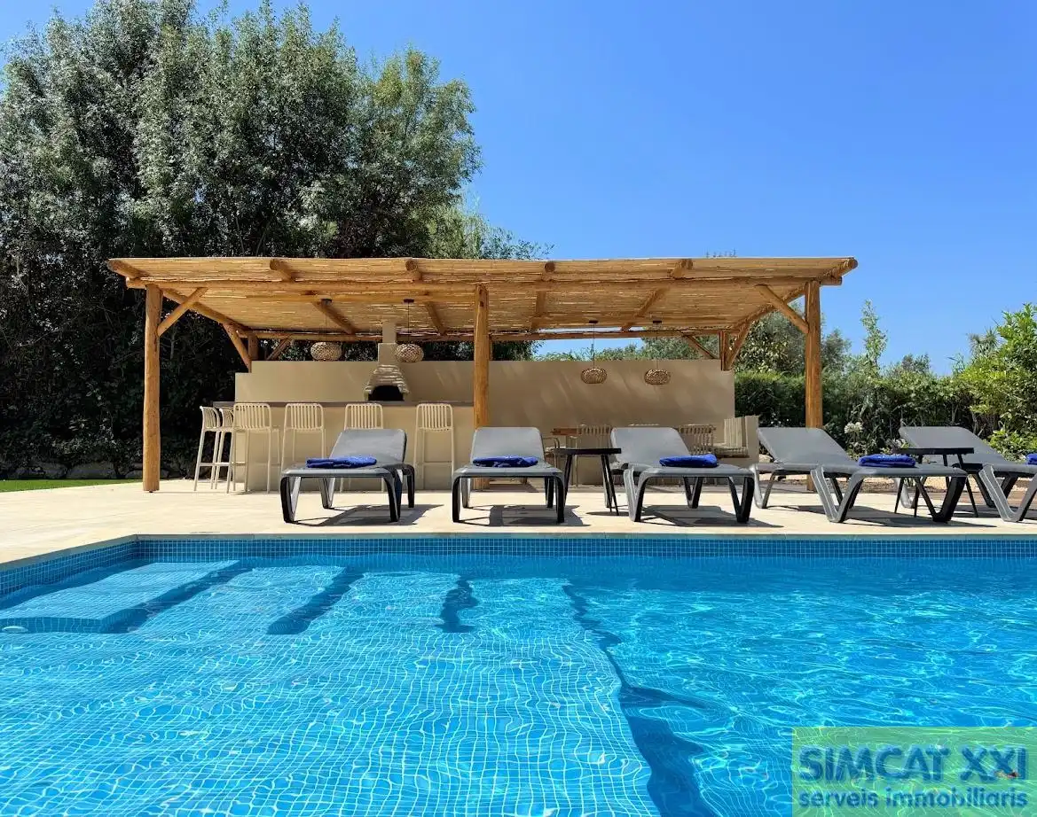 Casa amb piscina en venda a Navata, imagen 2