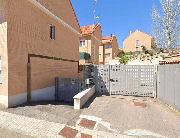 Casa adosada en Venta en Calle de Italia en María de Huerva