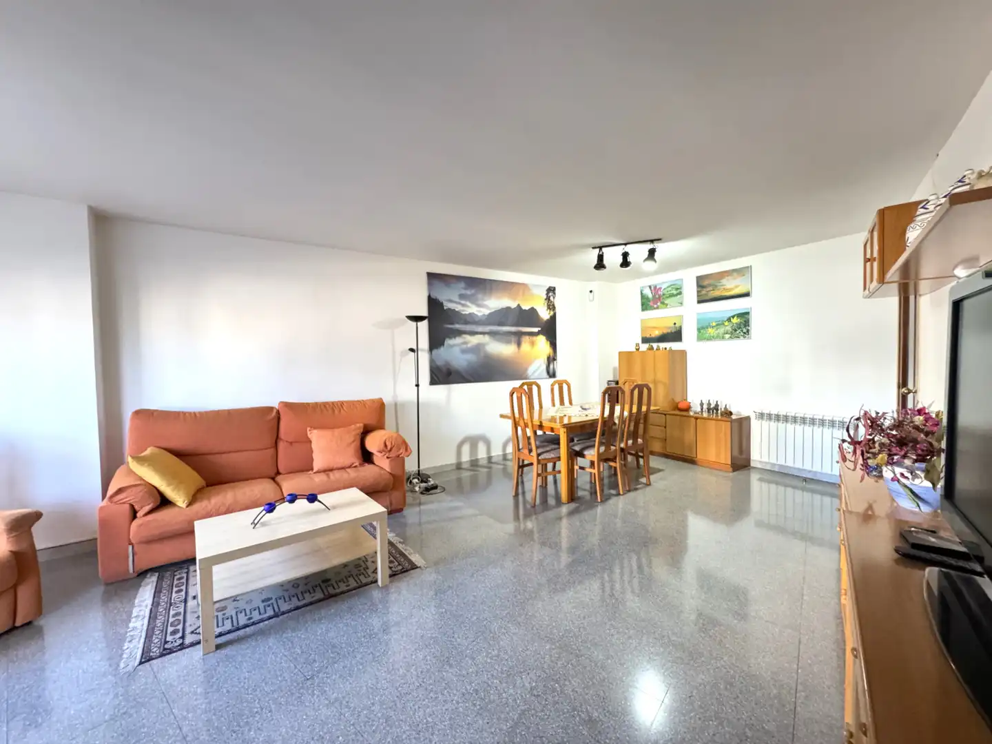 Sala d'estar de Pis en venda en Terrassa amb Aire condicionat, Calefacció i Moblat