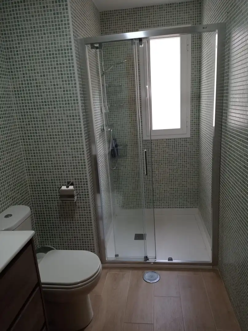 Baño de Piso en venta en Málaga con Aire acondicionado, Jardín privado y Terraza