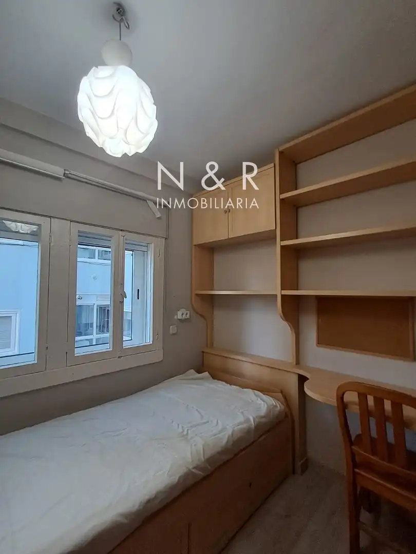 Flat for rent in Santa Uxia de Ribeira (De, Campus Norte - San Caetano