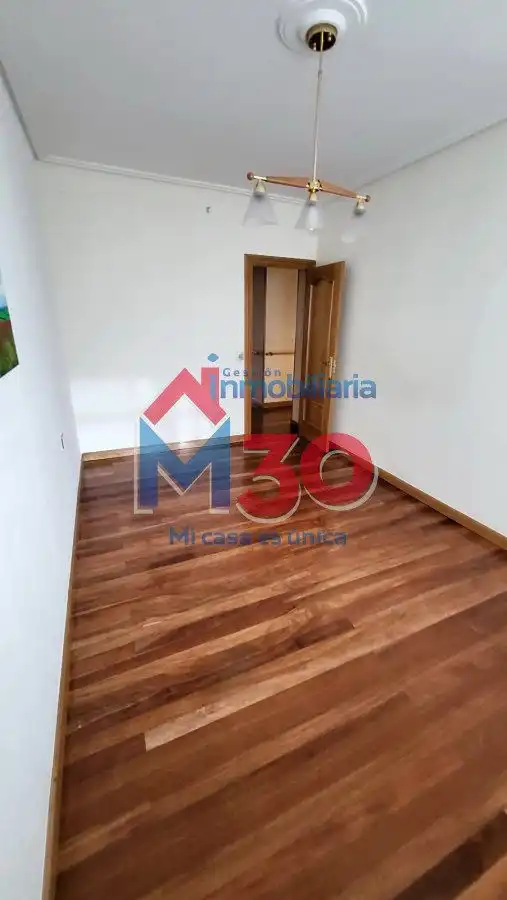Habitación de Piso en venta en Vitoria - Gasteiz con Calefacción, Parquet y Terraza