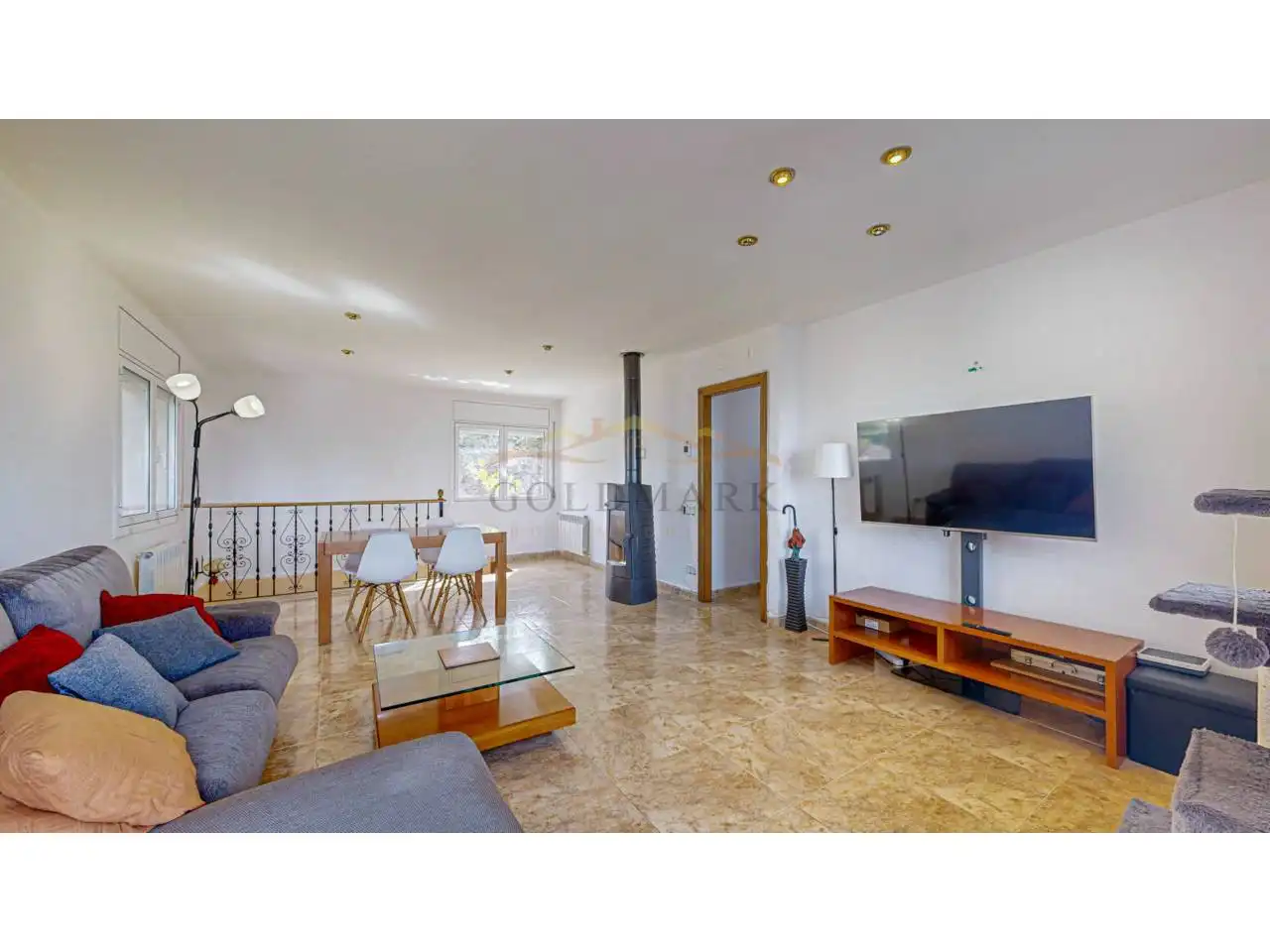 Vista exterior de Casa o xalet en venda en Corbera de Llobregat amb Aire condicionat, Jardí privat i Terrassa