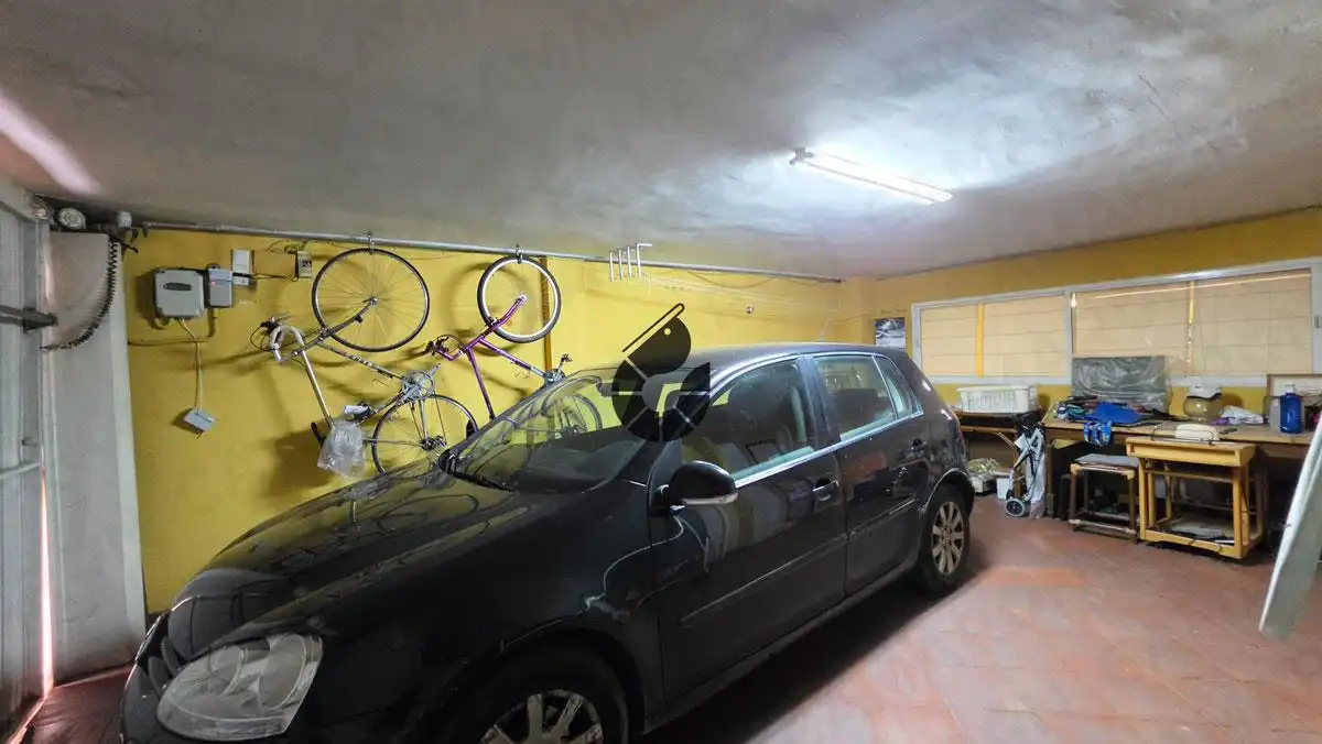 Parking de Casa adosada en venta en Mairena del Aljarafe con Aire acondicionado, Jardín privado y Trastero