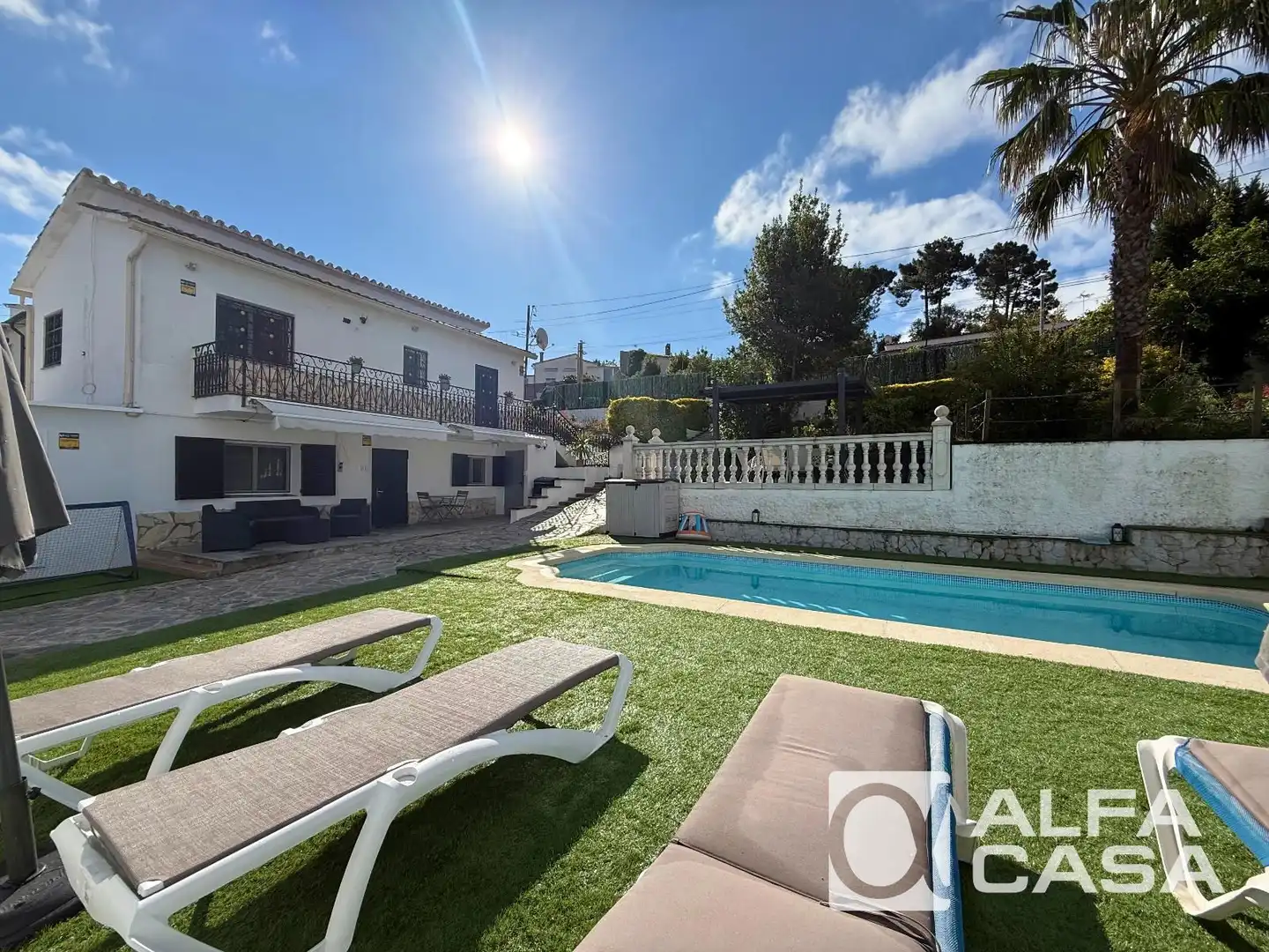 Vista exterior de Casa o xalet en venda en Lloret de Mar amb Calefacció, Terrassa i Traster