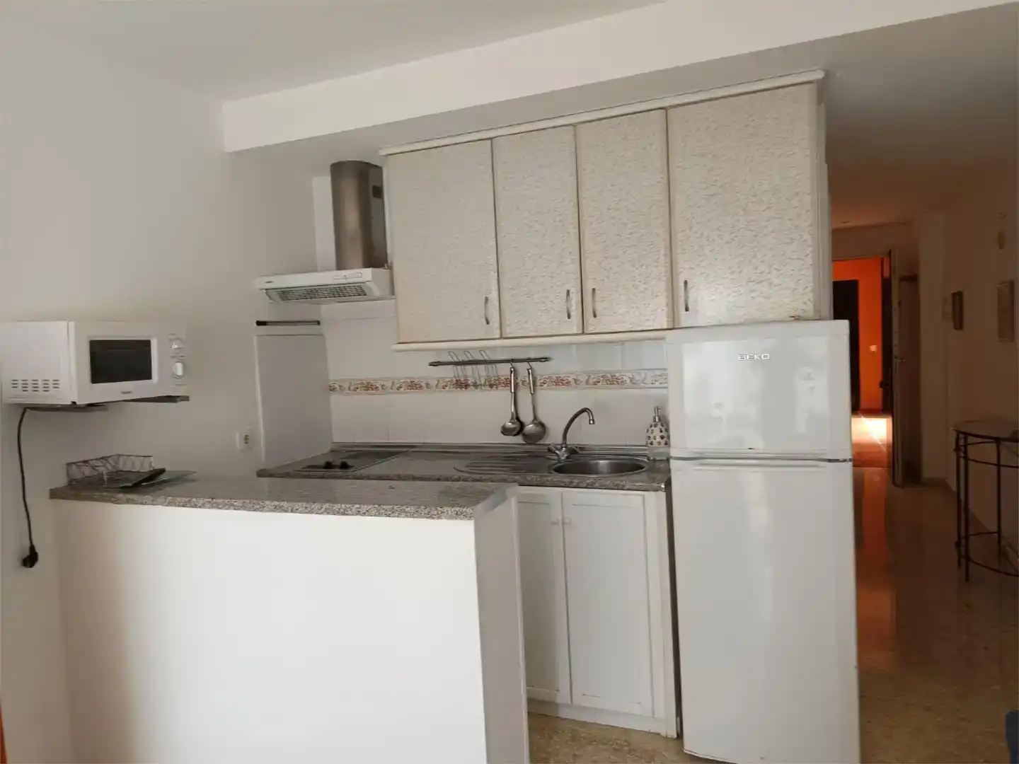 Cuina de Apartament en venda en Algeciras amb Moblat, Rentadora i Microones