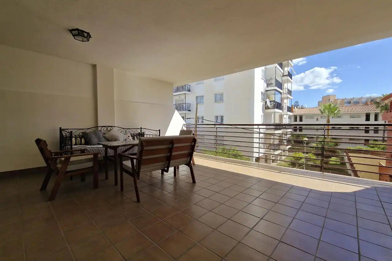 Terrassa de Pis de lloguer en Benalmádena amb Piscina i Moblat