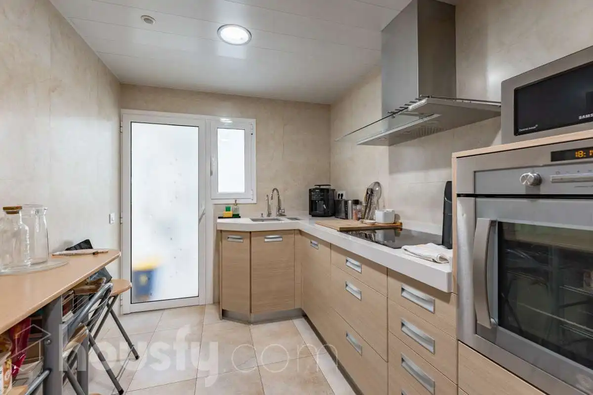 Cocina de Piso en venta en Sant Boi de Llobregat con Calefacción, Amueblado y Balcón
