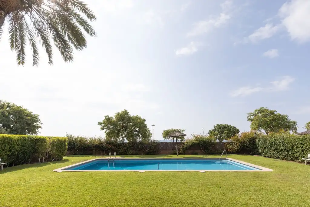 Piscina de Pis en venda en Sant Vicenç de Montalt amb Aire condicionat, Calefacció i Terrassa