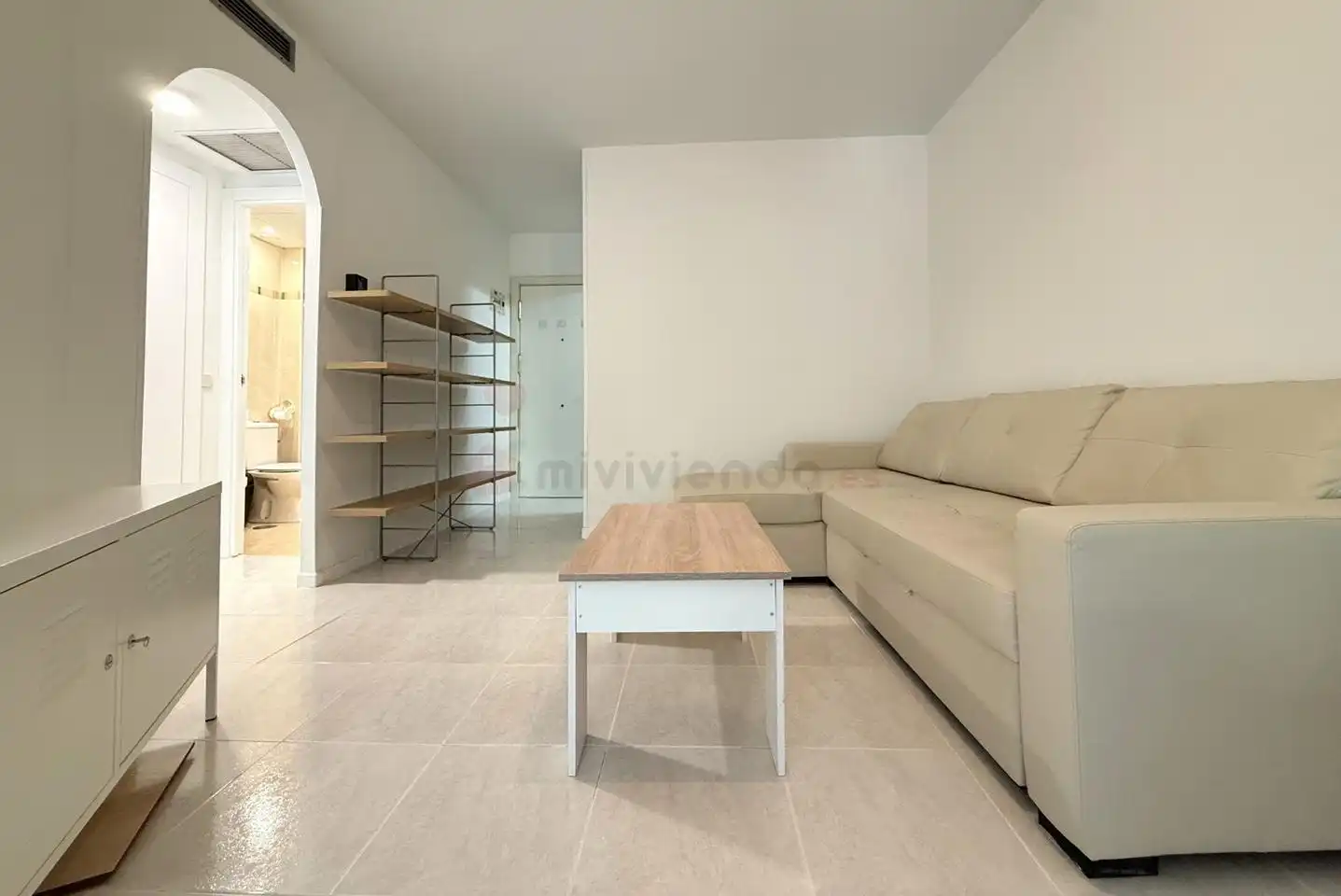 Sala de estar de Apartamento de alquiler en Madrid con Aire acondicionado, Calefacción y Piscina