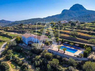 Casa rústica con piscina en venta en Benissa pueblo