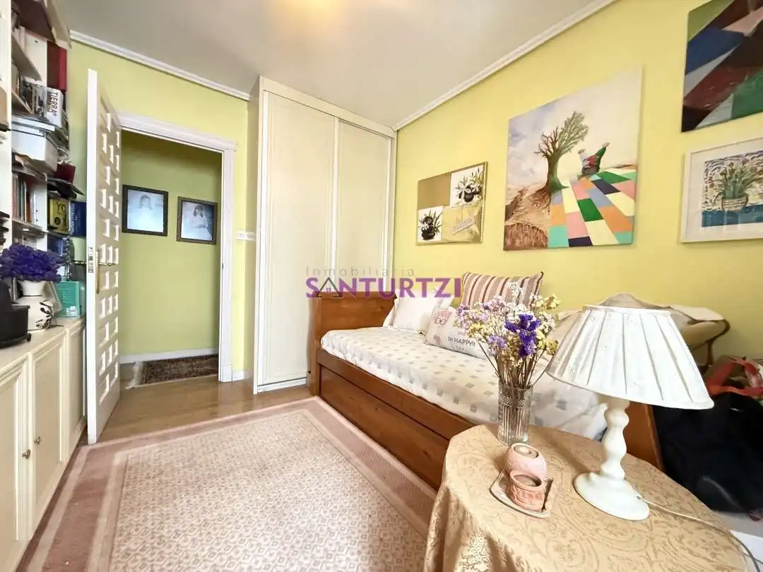 Habitación de Piso en venta en Portugalete con Calefacción