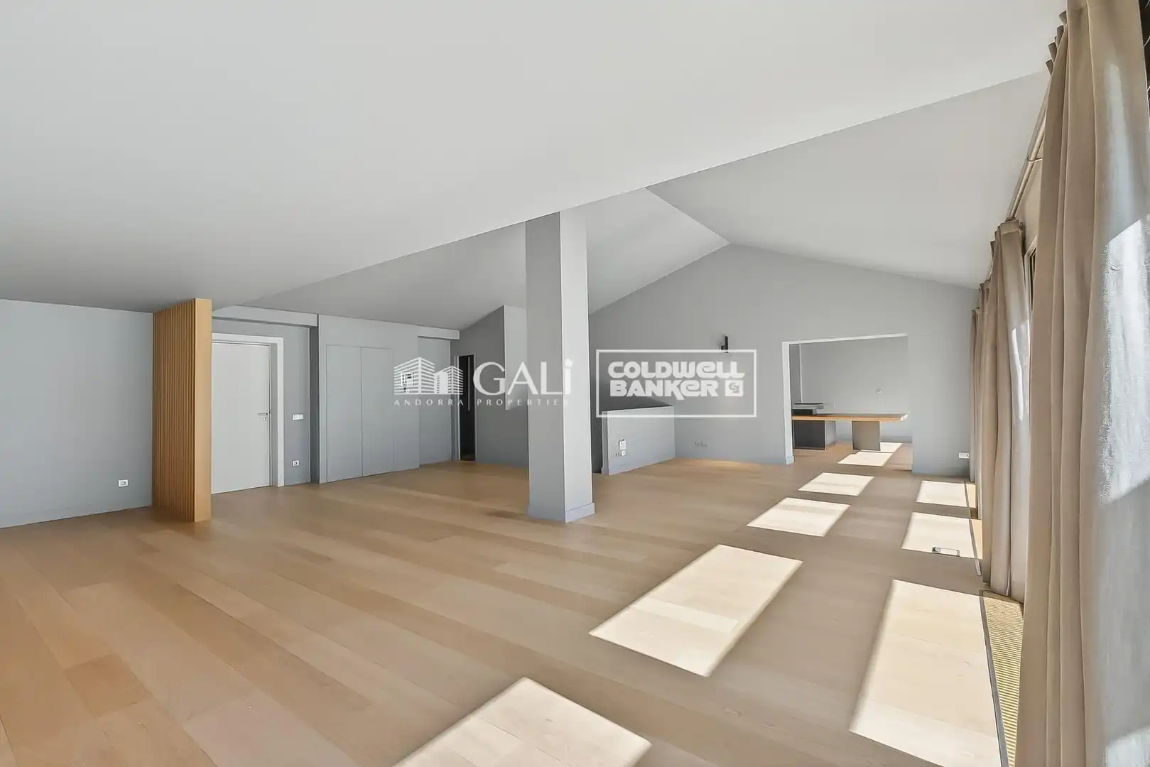 Sala d'estar de Àtic en venda en Andorra la Vella amb Calefacció, Balcó i Piscina comunitària
