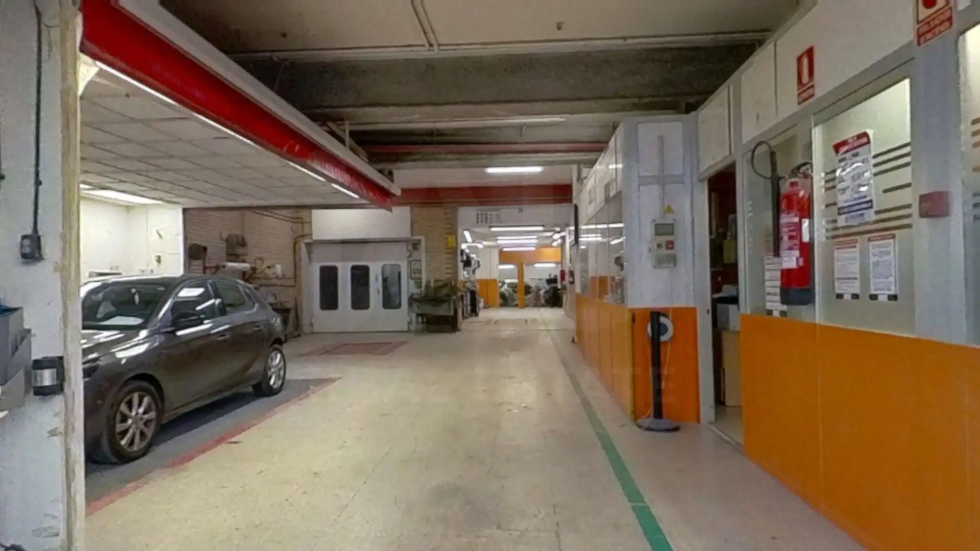 Local comercial en alquiler en Avenida Avinguda de Sant Jordi 18 18, imagen 2