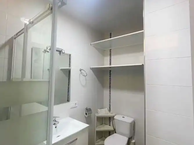 Bany de Pis de lloguer en Puerto Marina