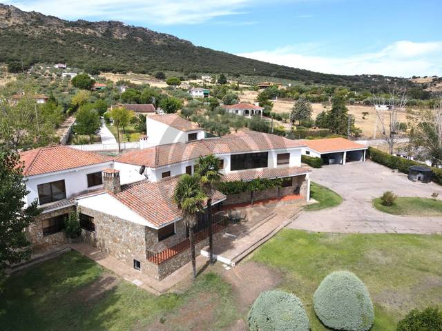 Casa-chalet en Venta en N/A en Sierra de Fuentes