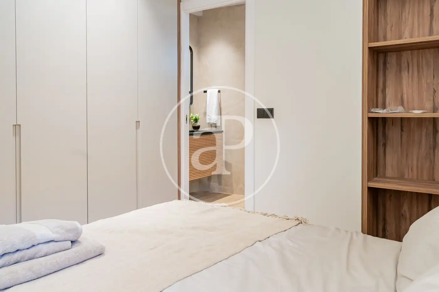 Bedroom of Flat for rent in Madrid  with Air Conditioner, Heating and Furnished