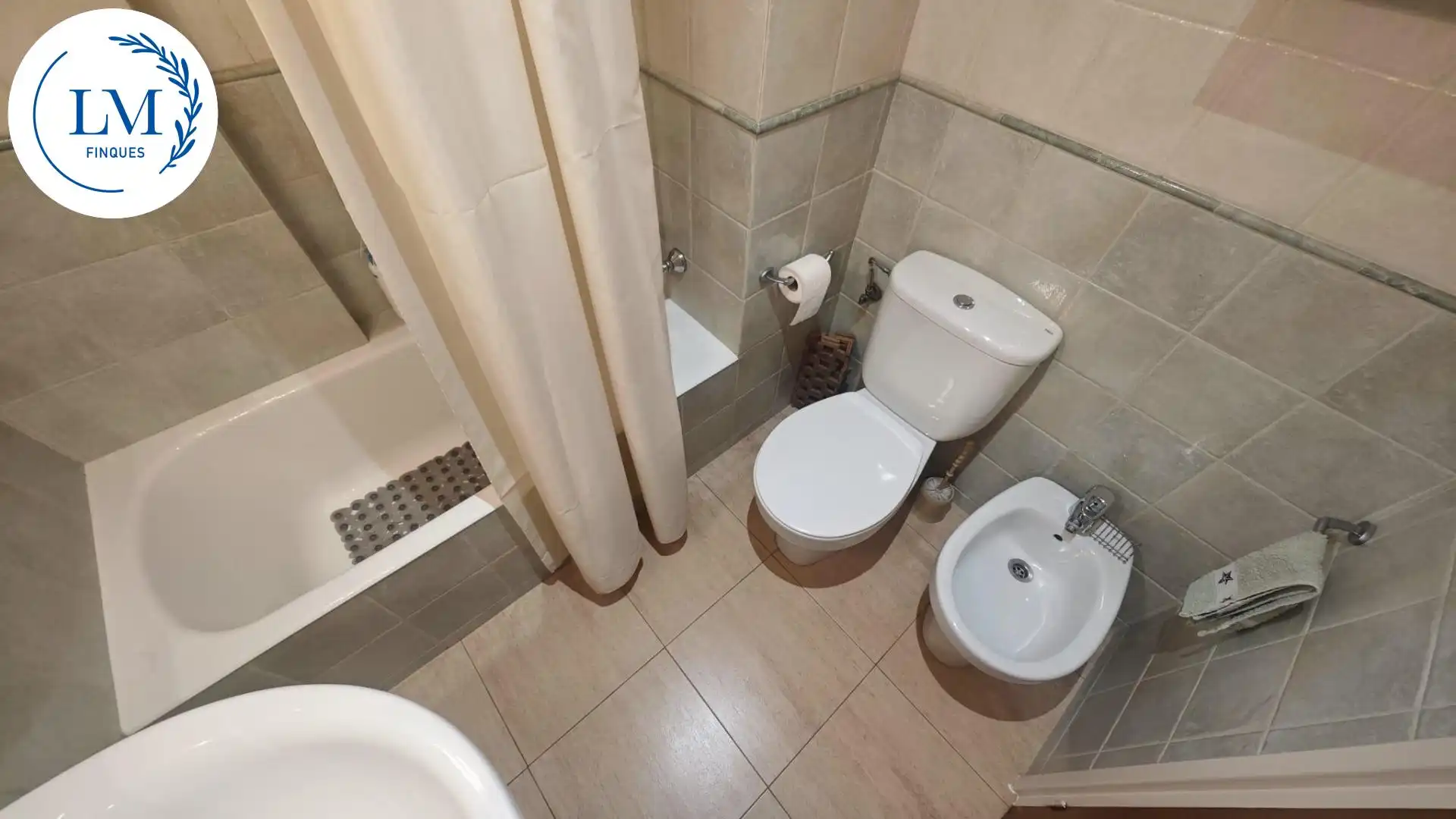 Baño de Piso en venta en Vilanova i la Geltrú con Aire acondicionado, Calefacción y Terraza