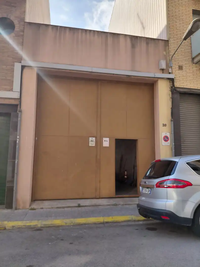 Nave industrial en venta en Badalona