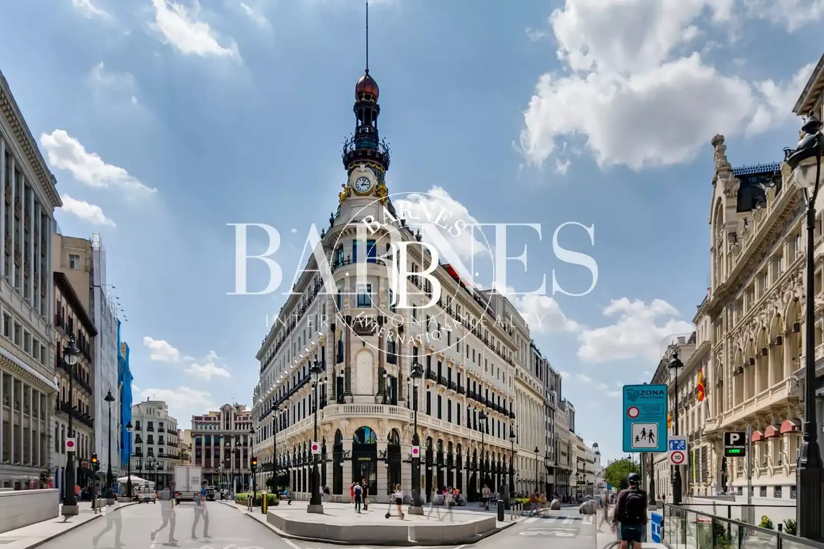 Außenansicht von Wohnung zur Miete in Madrid mit Klimaanlage, Heizung und Abstellraum