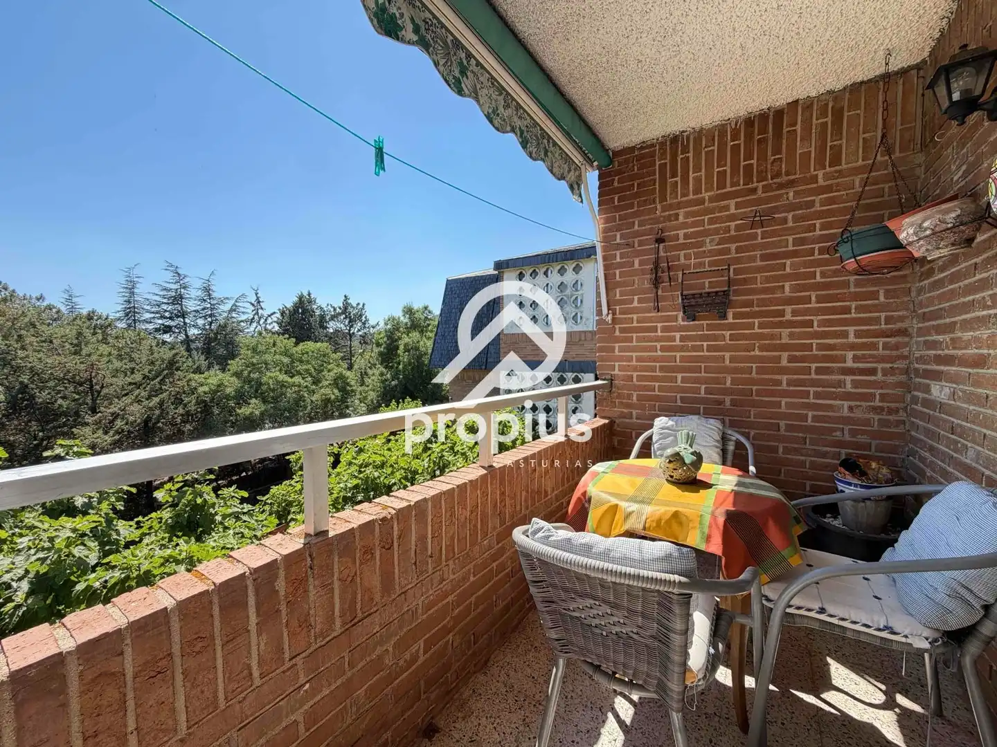 Vista exterior de Piso en venta en Hoyo de Manzanares con Calefacción, Parquet y Terraza