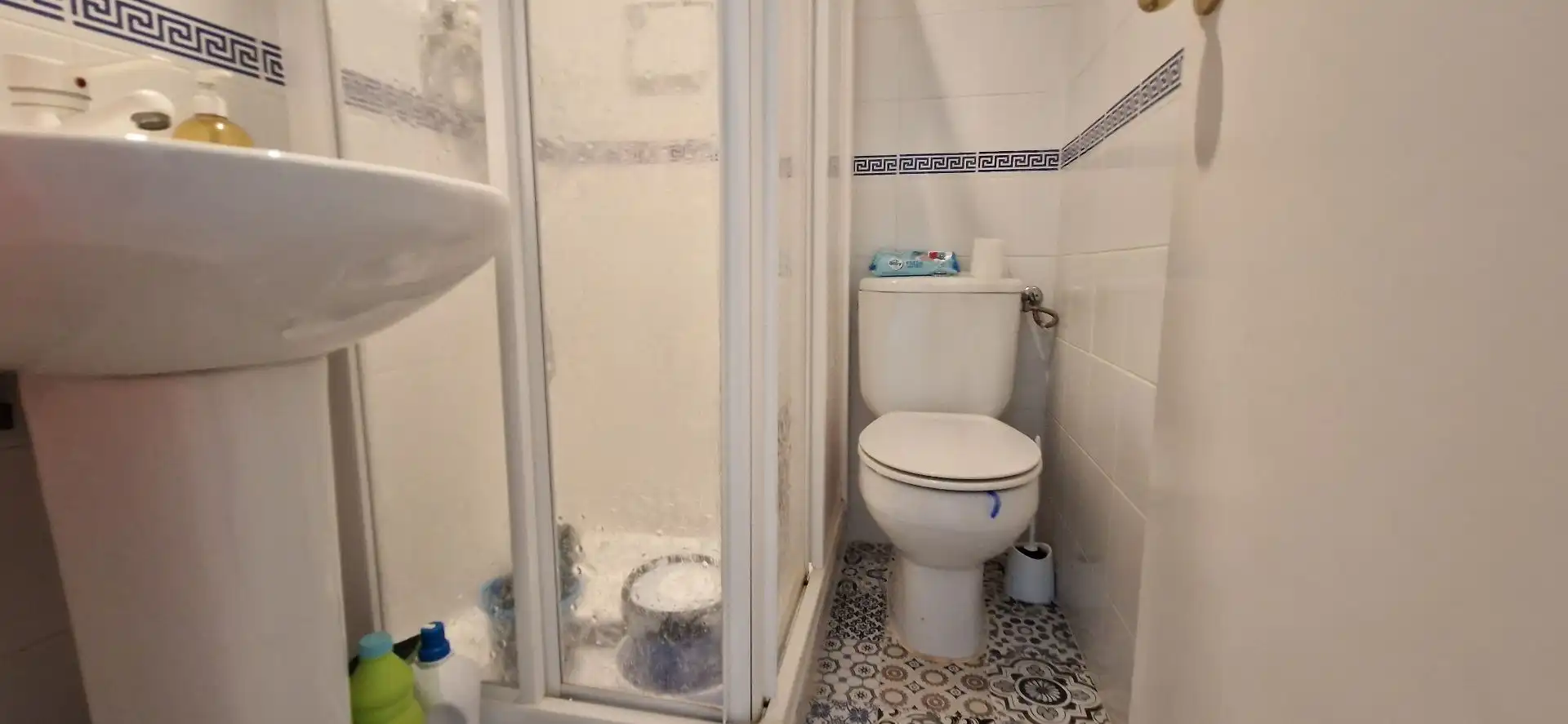 Bany de Apartament de lloguer en El Portil amb Moblat i Piscina comunitària