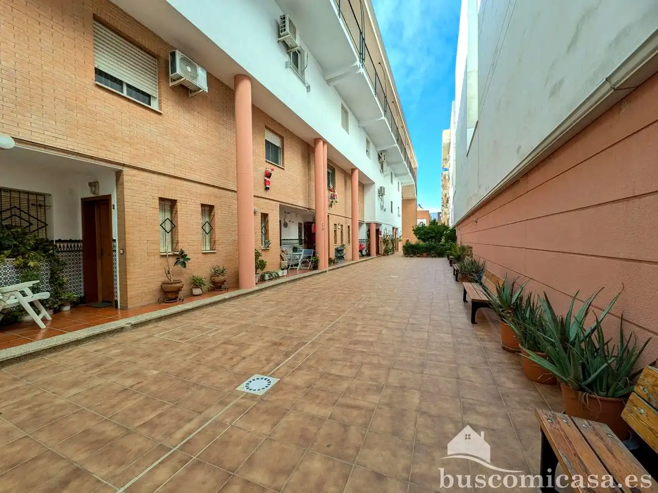 Vista exterior de Dúplex en venda en Linares amb Aire condicionat