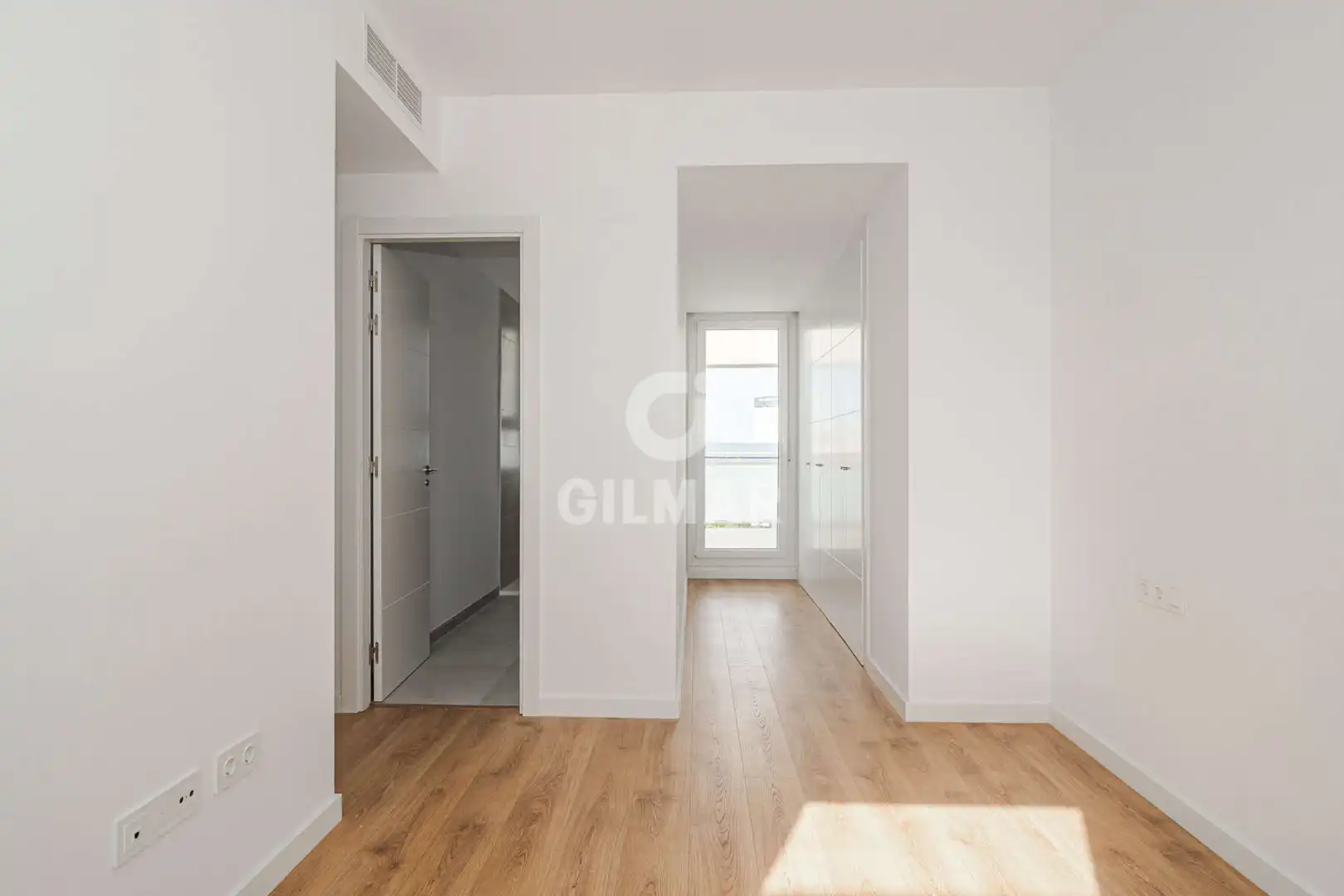 Habitación de Ático en venta en Sevilla con Calefacción, Jardín privado y Piscina