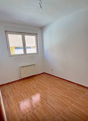 Piso en Alquiler en Calle Juana de Arco, 1 en Venta de Baños